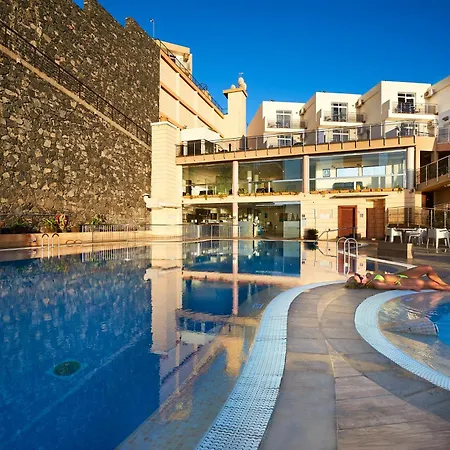 アパートホテル Kn Panoramica 3*