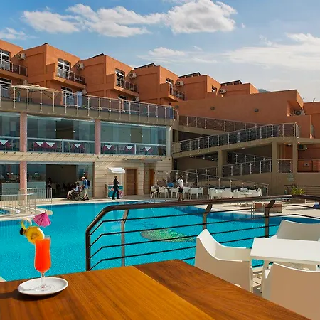 Kn Panorámica Aparthotel 3*