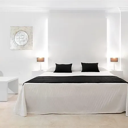 Kn Panoramica アパートホテル アデヘ