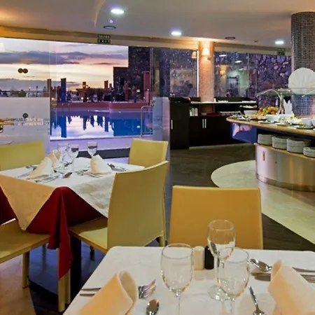 Kn Panorámica Apartmanhotel 3*
